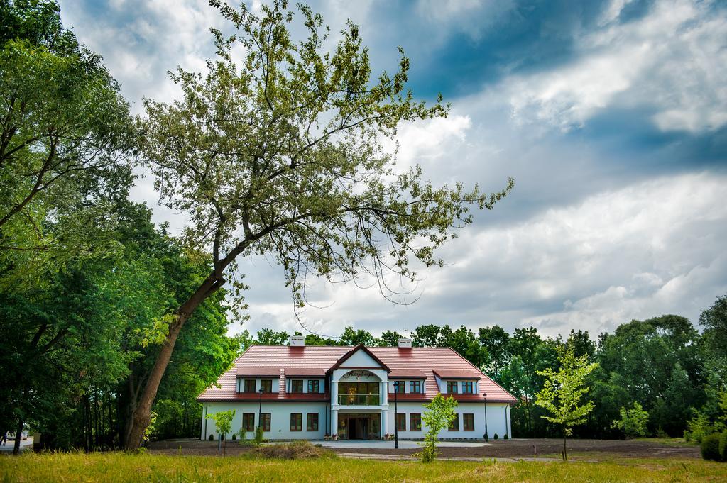 Rezydencja Dwor Polski Белхатув Экстерьер фото